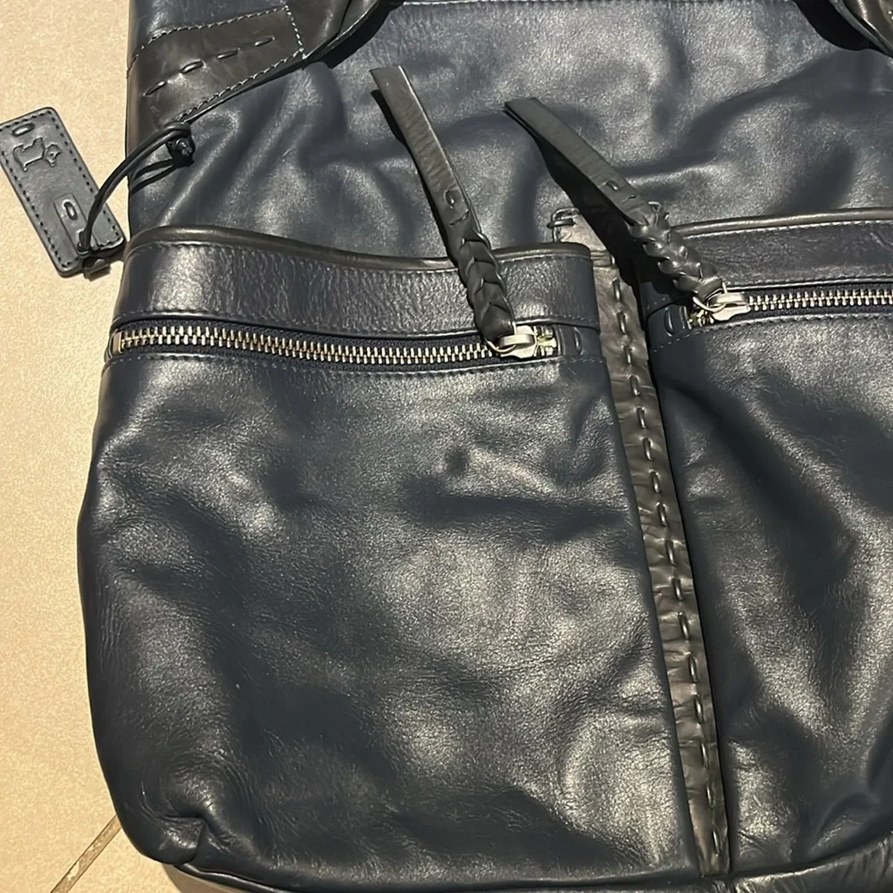 Radley London - 100% leather Elegant Navy Leather Tote Bag- excellent condition
